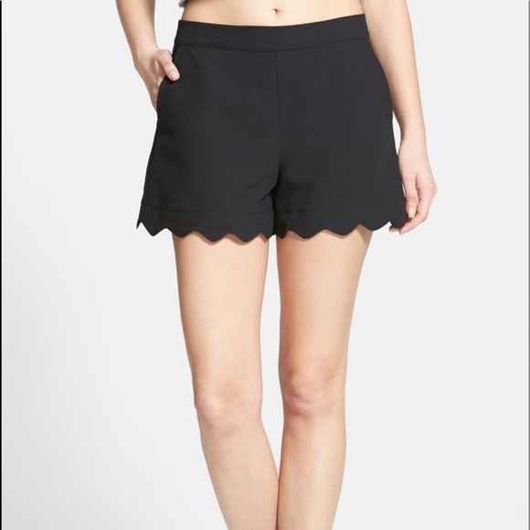 june & hudson Pants - June & Hudson scallop hem shorts